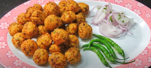 Moong Dal Vada Recipe in Hindi